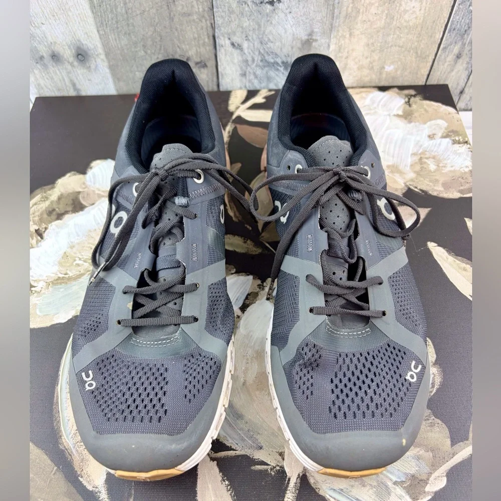 On Running On Cloud Cloudflow Active Running Sneakers in Rock Grey Rose Size 9.